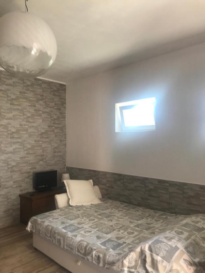 Monolocale Per Coppia Apartment Carrodano Inferiore Bagian luar foto