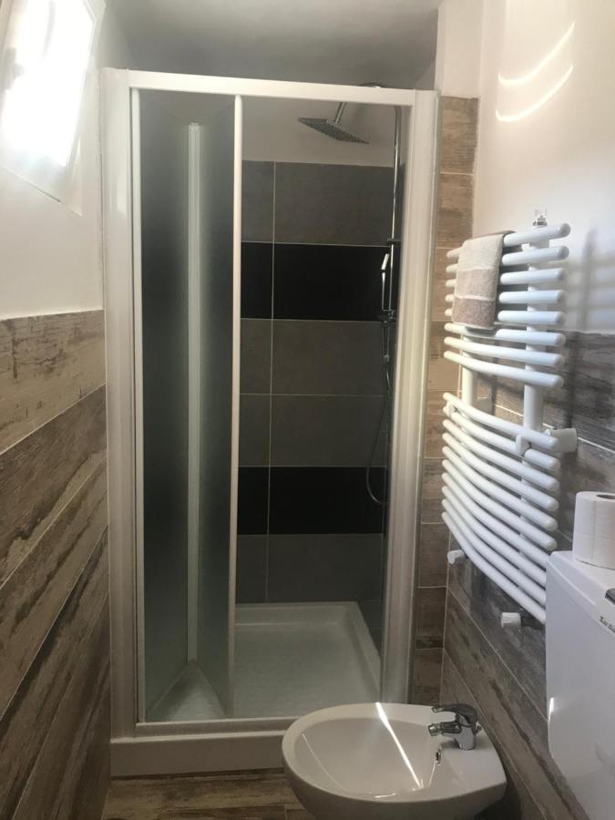 Monolocale Per Coppia Apartment Carrodano Inferiore Bagian luar foto