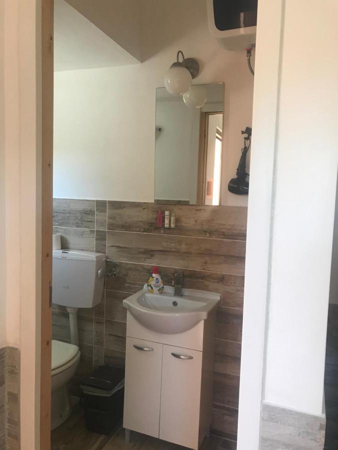Monolocale Per Coppia Apartment Carrodano Inferiore Bagian luar foto