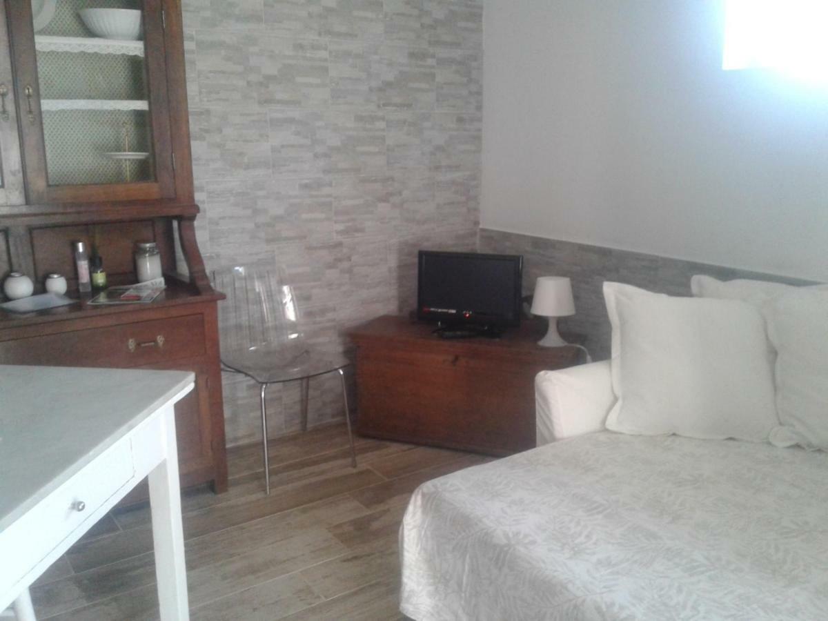 Monolocale Per Coppia Apartment Carrodano Inferiore Bagian luar foto
